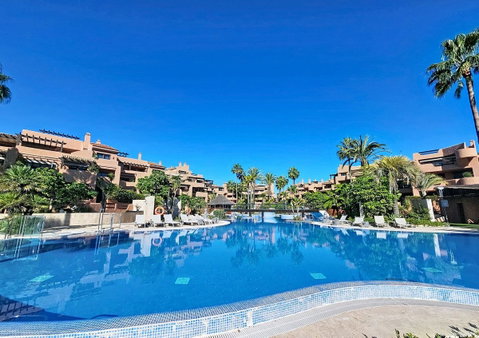 Ground Floor Apartment in Estepona, Costa del Sol – 3 beds – 1200000 € - photo 34 of 40