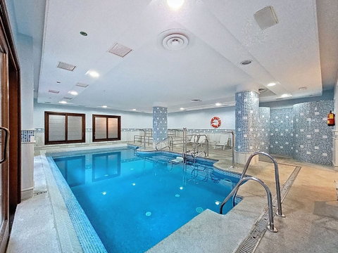 Ground Floor Apartment in Estepona, Costa del Sol – 3 beds – 1200000 € - photo 38 of 40