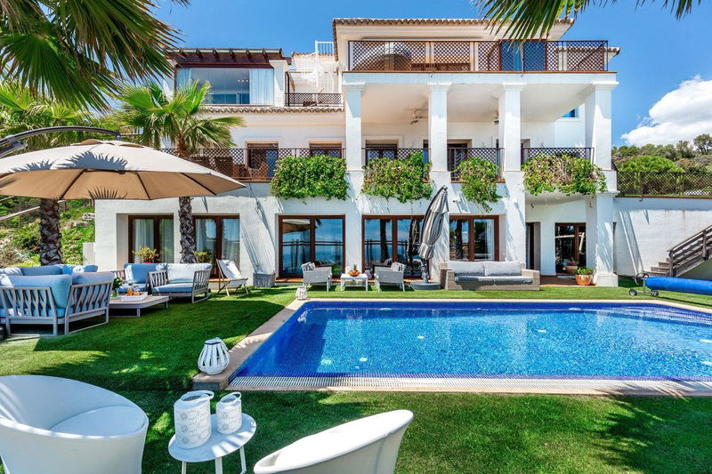 Detached Villa in Benahavís, Costa del Sol – 5 beds – 2950000 €