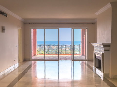 Middle Floor Apartment in Benahavís, Costa del Sol – 2 beds – 559000 € - photo 2 of 43