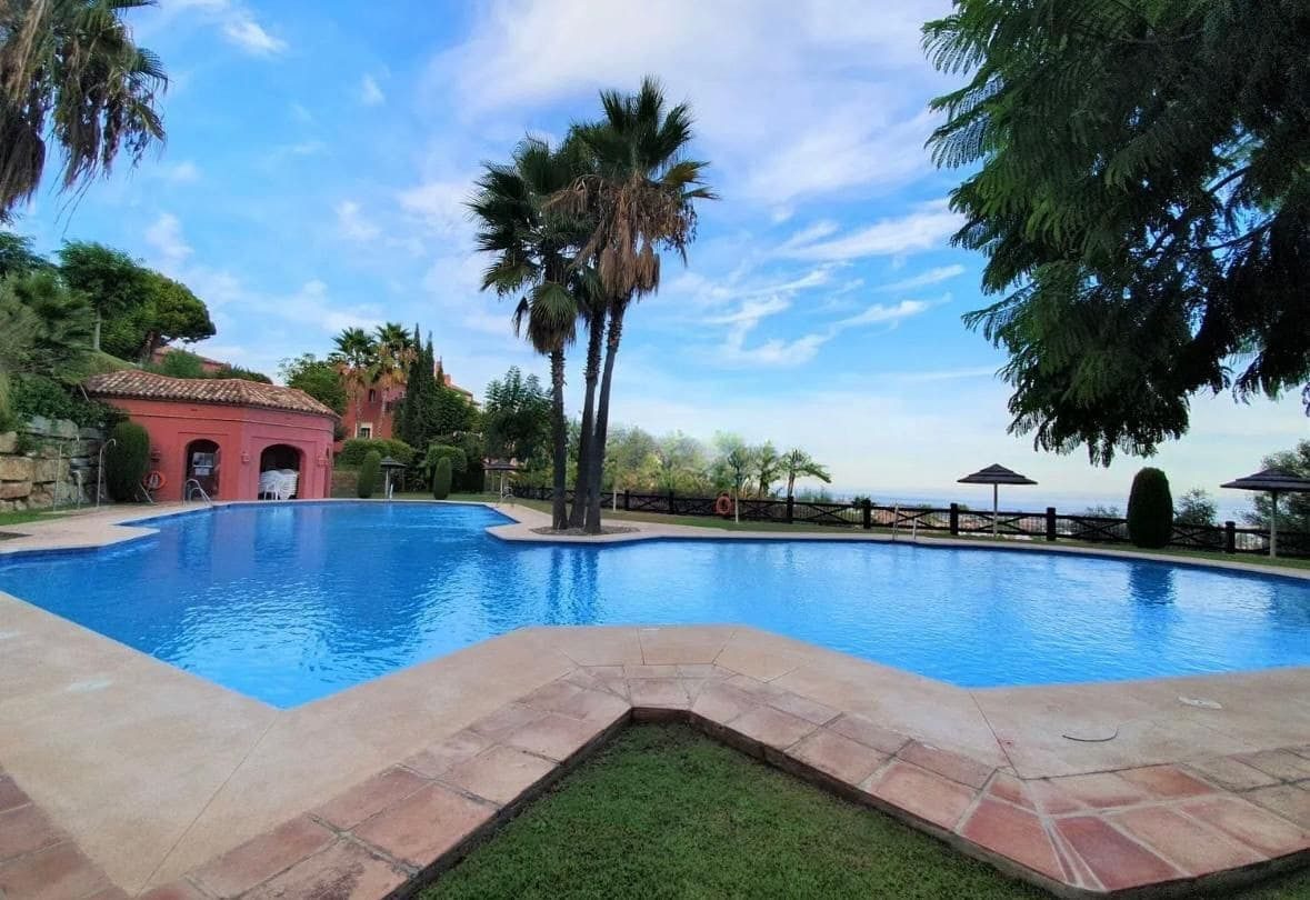 Middle Floor Apartment in Benahavís, Costa del Sol – 2 beds – 559000 € - photo 22 of 43