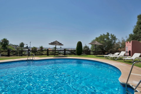 Middle Floor Apartment in Benahavís, Costa del Sol – 2 beds – 559000 € - photo 23 of 43