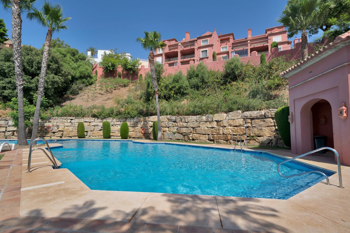 Middle Floor Apartment in Benahavís, Costa del Sol – 2 beds – 559000 € - photo 26 of 43