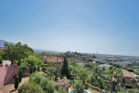 Middle Floor Apartment in Benahavís, Costa del Sol – 2 beds – 559000 € - photo 28 of 43