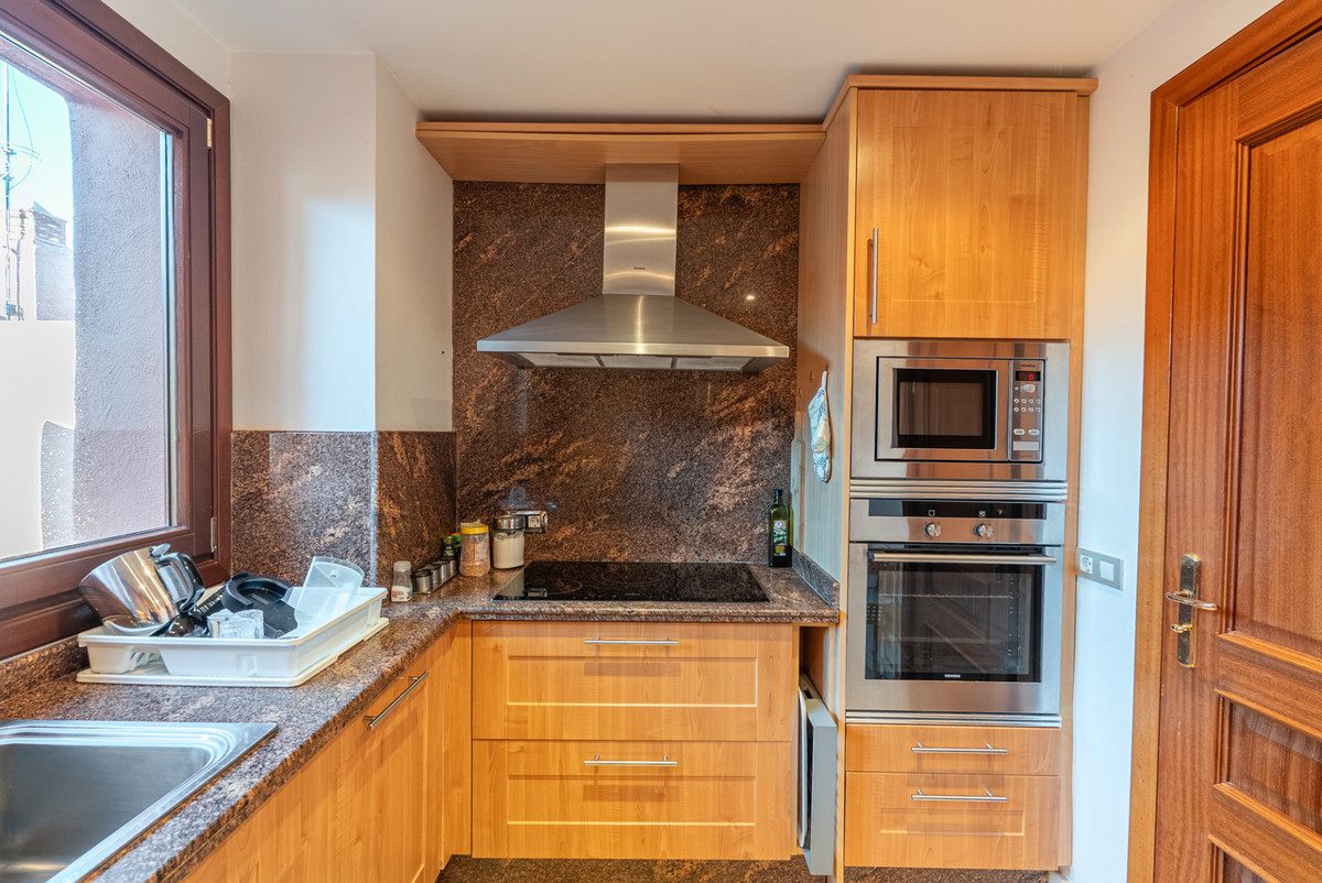 Penthouse in Estepona, Costa del Sol – 1 beds – 795000 € - photo 16 of 19