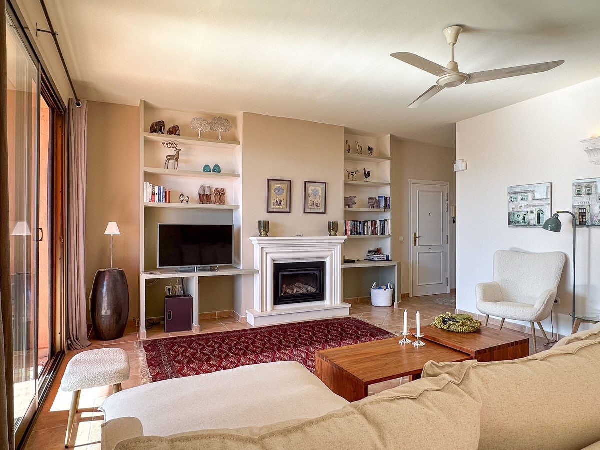 Middle Floor Apartment in Marbella, Costa del Sol – 3 beds – 475000 € - photo 5 of 38