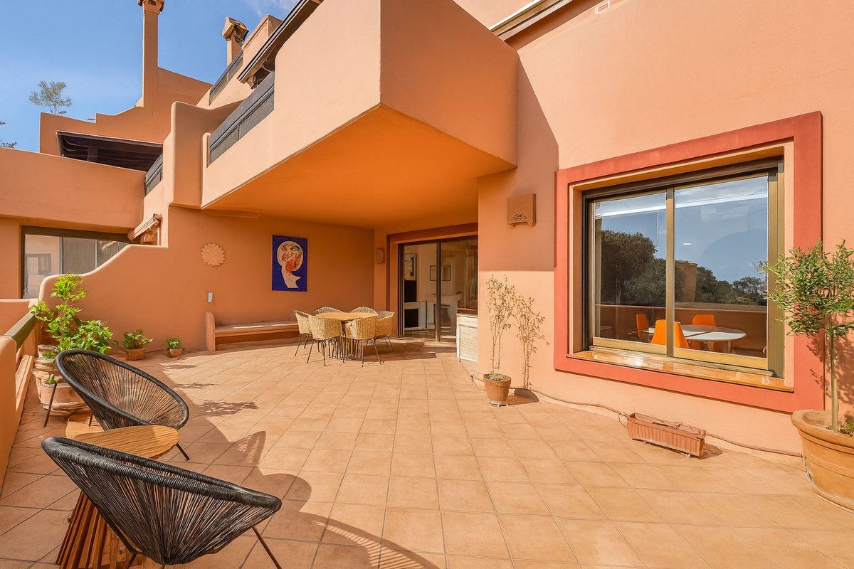 Middle Floor Apartment in Marbella, Costa del Sol – 3 beds – 475000 € - photo 10 of 38