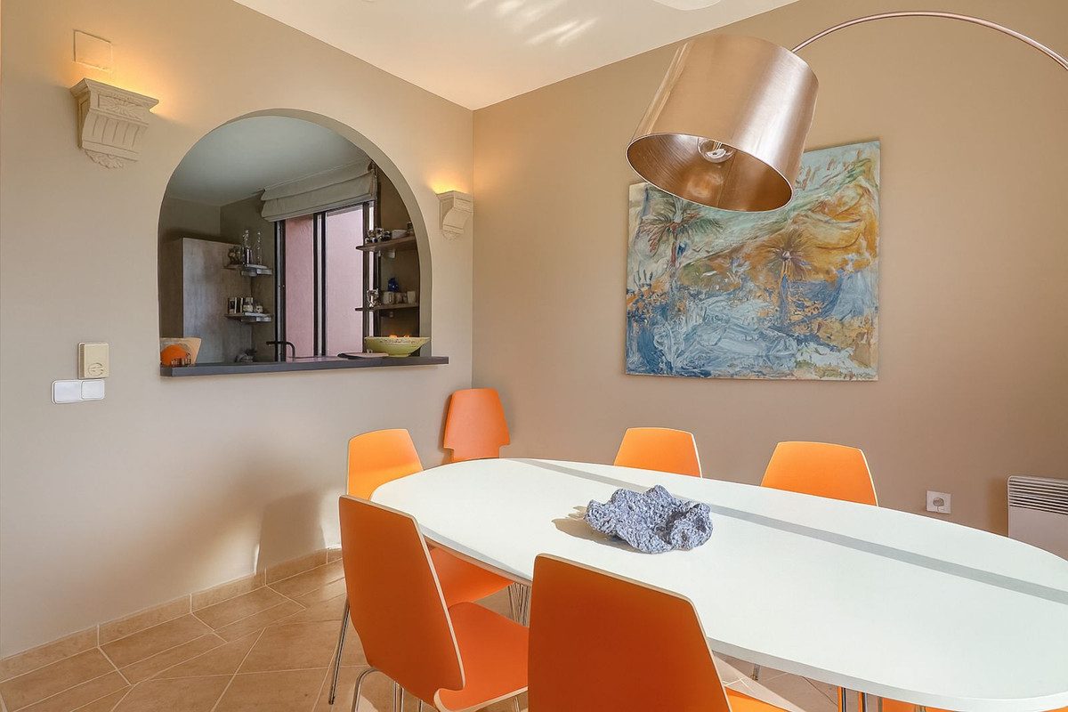 Middle Floor Apartment in Marbella, Costa del Sol – 3 beds – 475000 € - photo 14 of 38