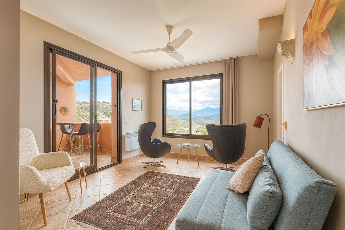 Middle Floor Apartment in Marbella, Costa del Sol – 3 beds – 475000 € - photo 23 of 38