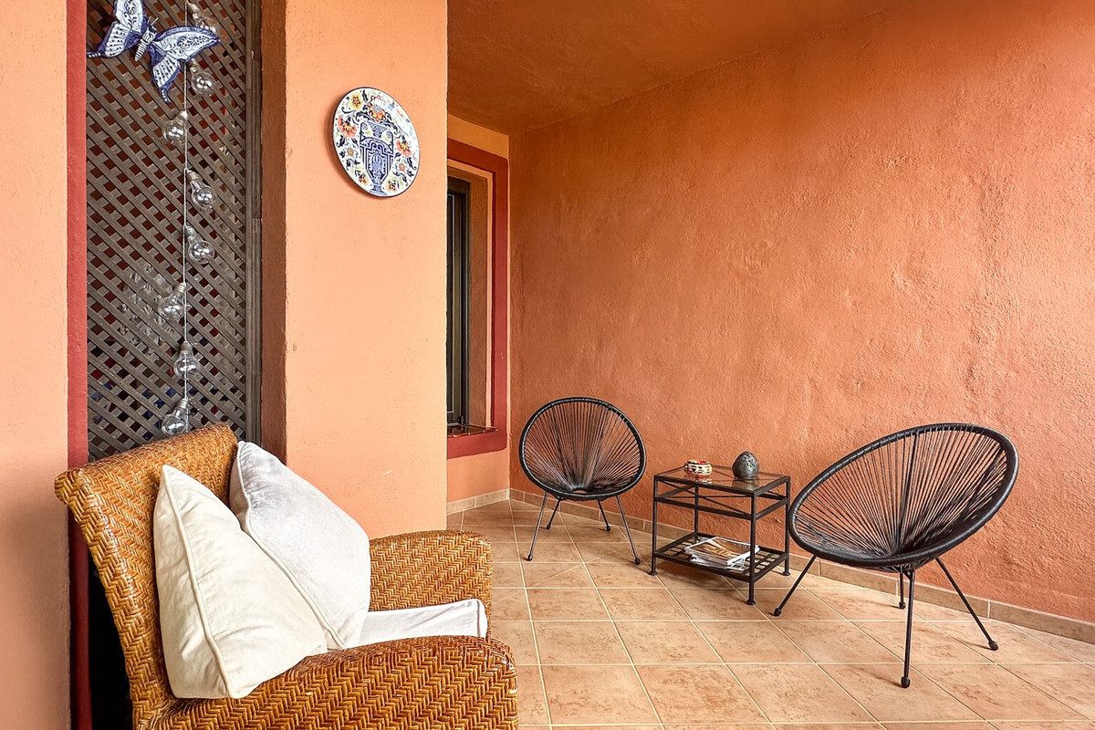 Middle Floor Apartment in Marbella, Costa del Sol – 3 beds – 475000 € - photo 27 of 38