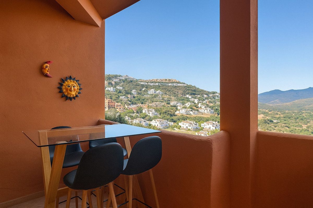 Middle Floor Apartment in Marbella, Costa del Sol – 3 beds – 475000 € - photo 29 of 38