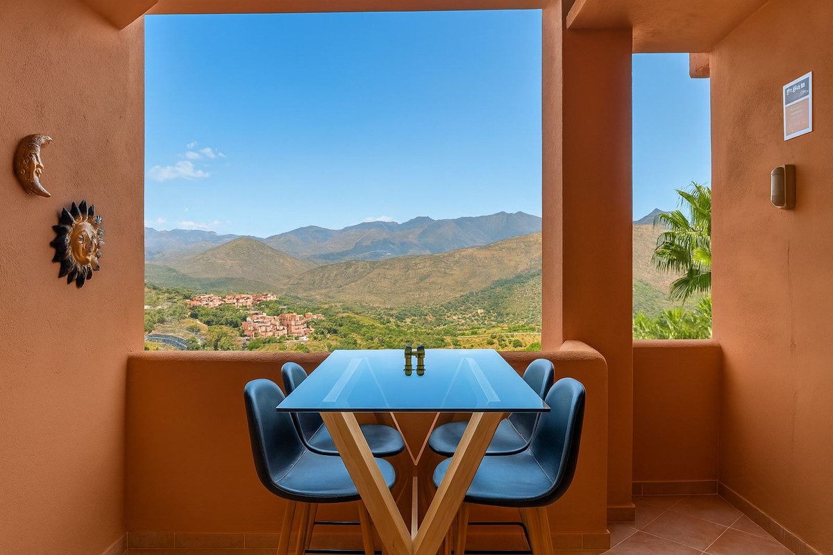 Middle Floor Apartment in Marbella, Costa del Sol – 3 beds – 475000 € - photo 30 of 38