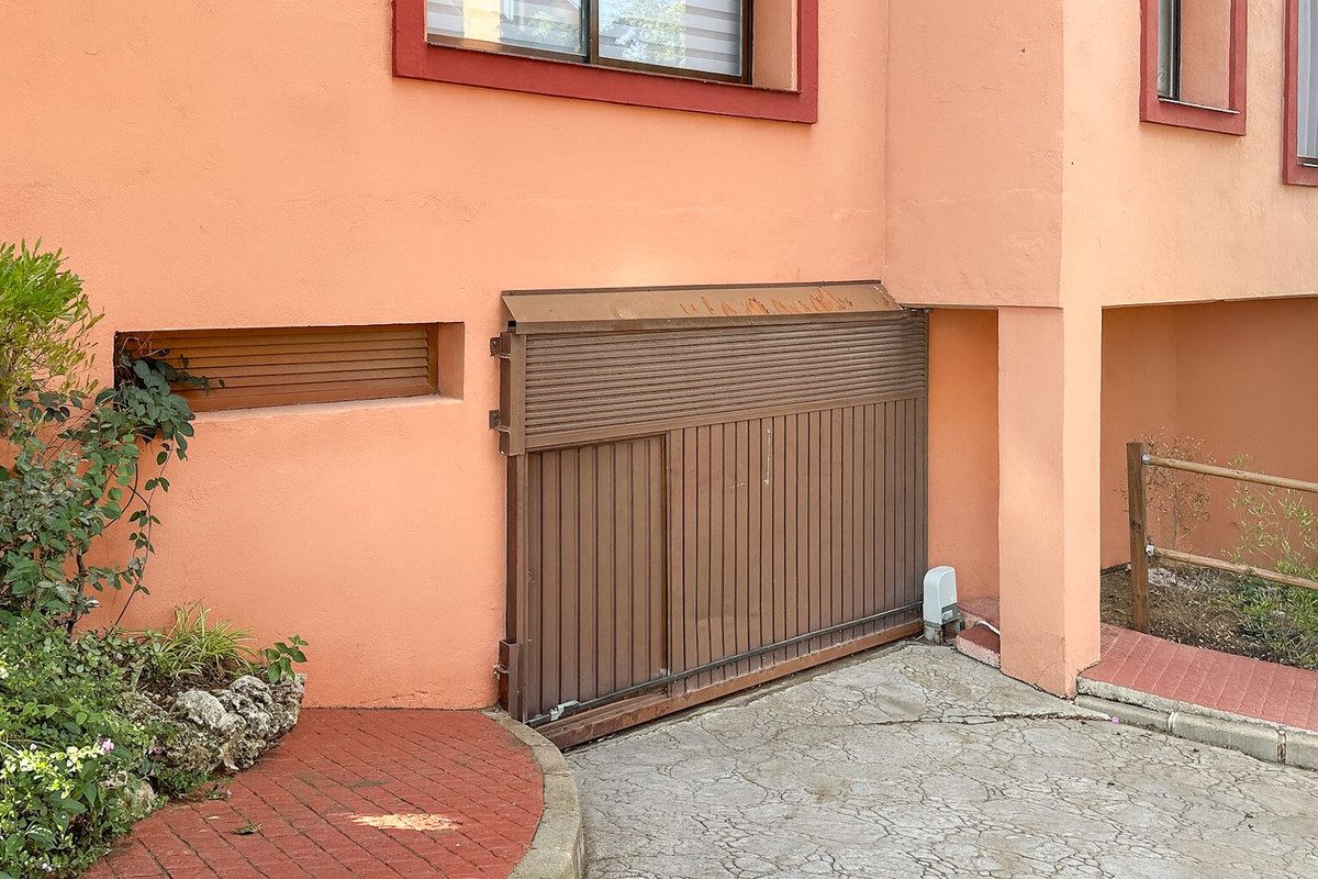 Middle Floor Apartment in Marbella, Costa del Sol – 3 beds – 475000 € - photo 36 of 38