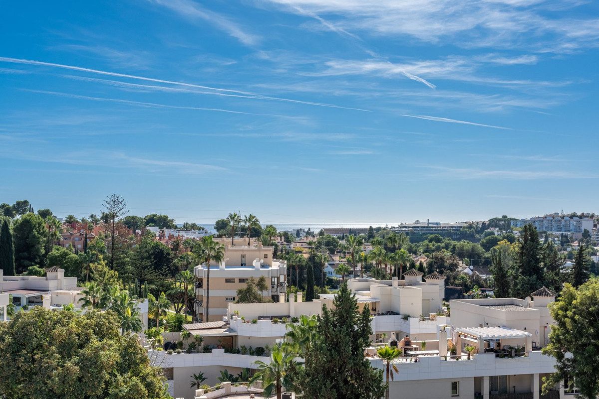 Townhouse in Marbella, Costa del Sol – 4 beds – 1395000 € - photo 8 of 44