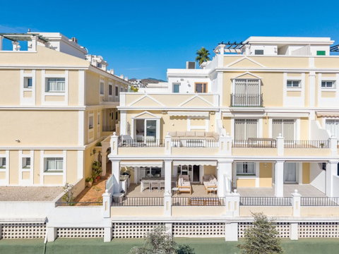 Townhouse in Marbella, Costa del Sol – 4 beds – 1395000 € - photo 9 of 44