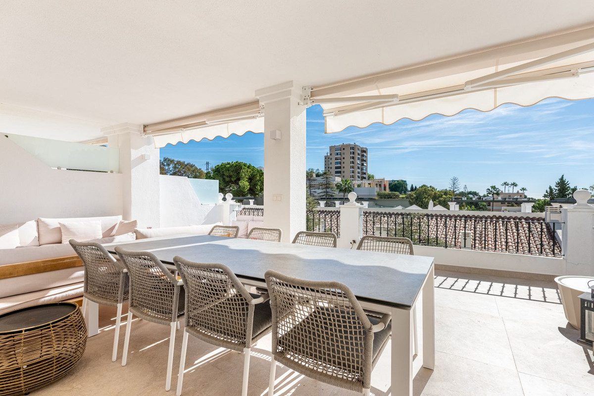 Townhouse in Marbella, Costa del Sol – 4 beds – 1395000 € - photo 10 of 44