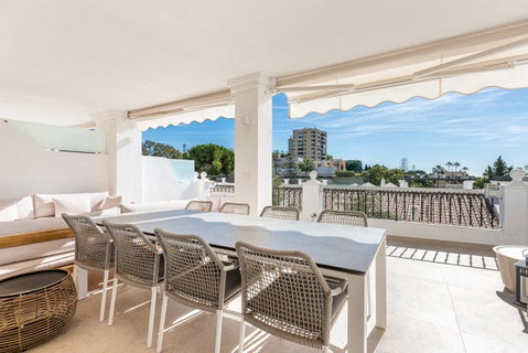 Townhouse in Marbella, Costa del Sol – 4 beds – 1395000 € - photo 10 of 44