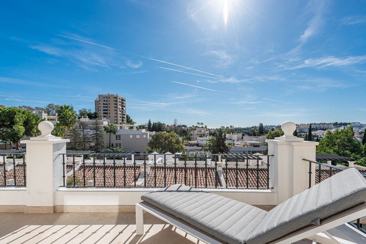 Townhouse in Marbella, Costa del Sol – 4 beds – 1395000 € - photo 20 of 44