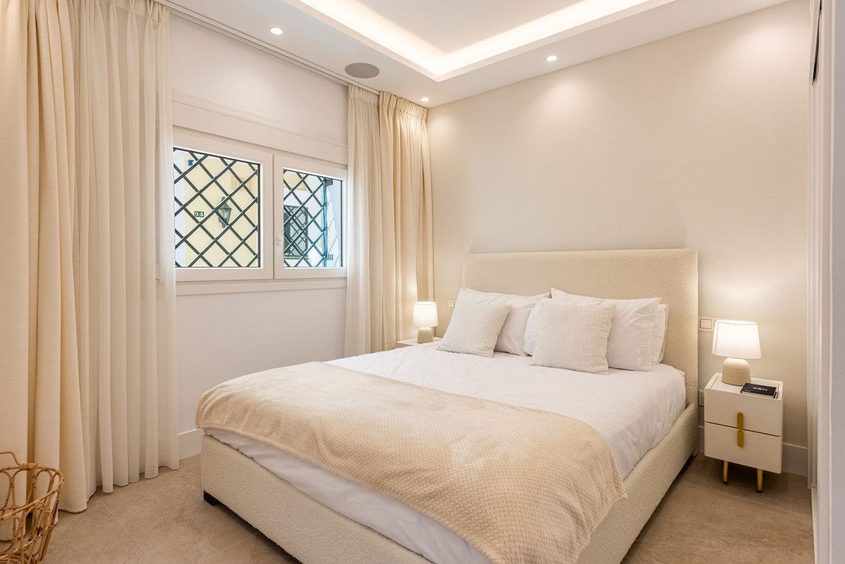 Townhouse in Marbella, Costa del Sol – 4 beds – 1395000 € - photo 29 of 44