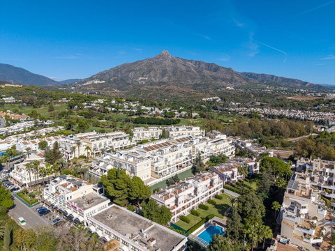 Townhouse in Marbella, Costa del Sol – 4 beds – 1395000 € - photo 33 of 44
