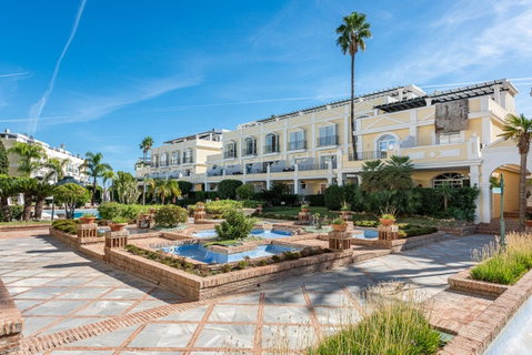 Townhouse in Marbella, Costa del Sol – 4 beds – 1395000 € - photo 34 of 44
