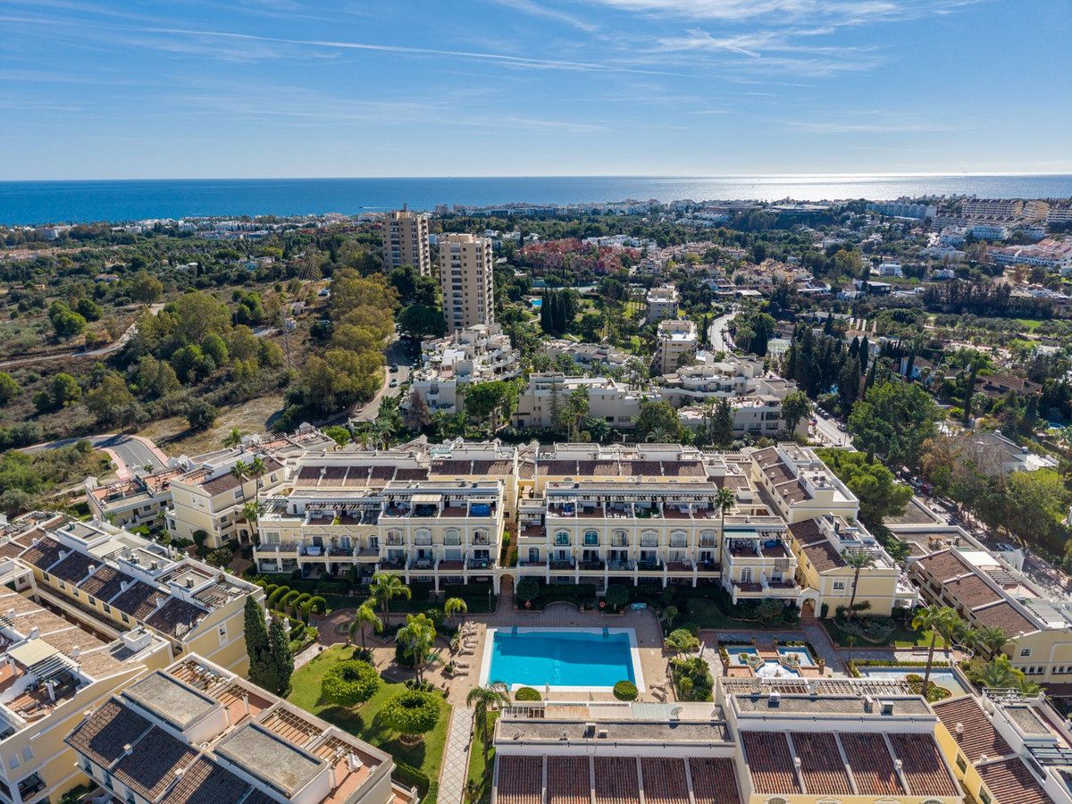 Townhouse in Marbella, Costa del Sol – 4 beds – 1395000 € - photo 38 of 44
