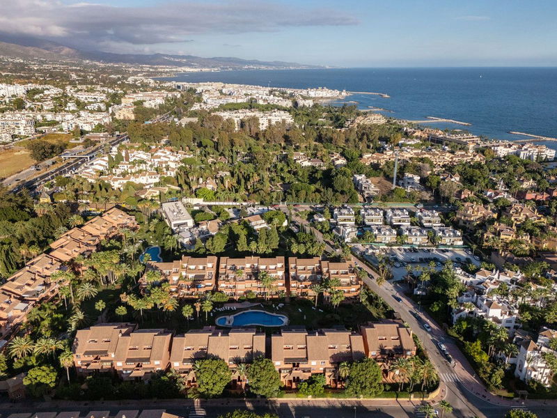 Middle Floor Apartment in Marbella, Costa del Sol – 2 beds – 800000 €