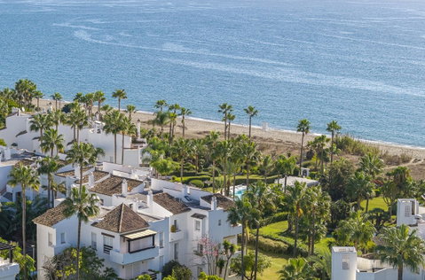 Middle Floor Apartment in Estepona, Costa del Sol – 2 beds – 995000 € - photo 5 of 31