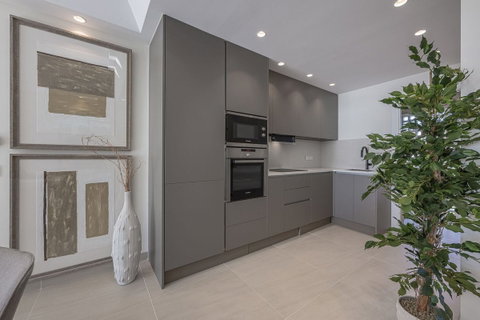 Middle Floor Apartment in Estepona, Costa del Sol – 2 beds – 995000 € - photo 10 of 31