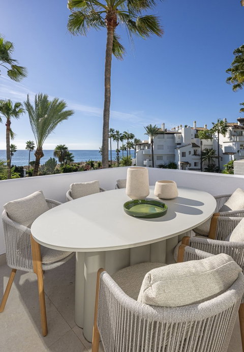Middle Floor Apartment in Estepona, Costa del Sol – 2 beds – 995000 € - photo 13 of 31