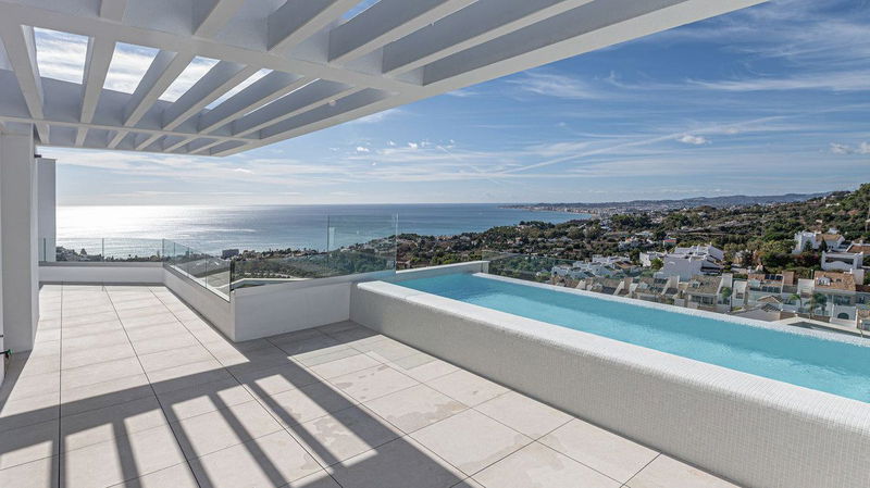 Detached Villa in Benalmadena, Costa del Sol – 4 beds – 2100000 €