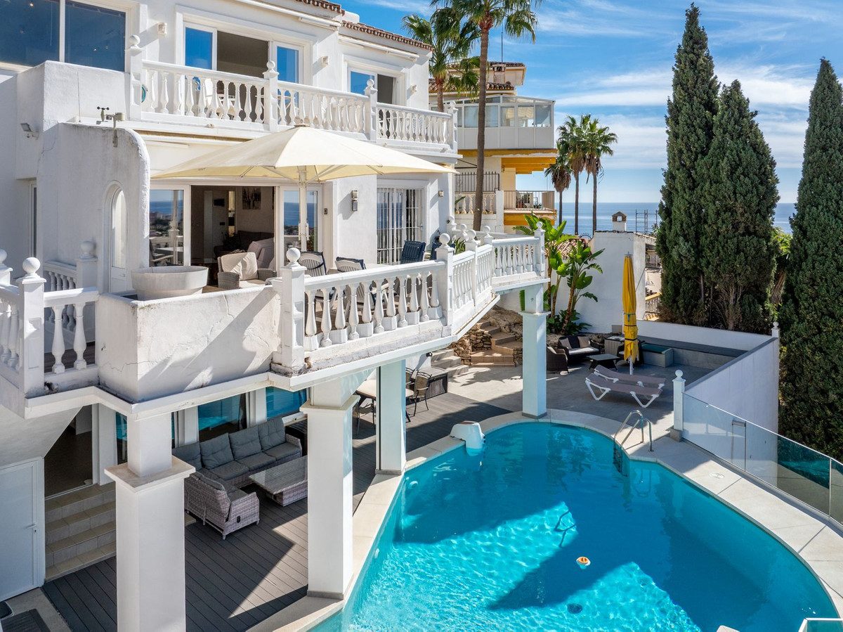 Detached Villa in Mijas, Costa del Sol – 5 beds – 1650000 € - photo 4 of 37