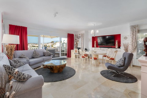 Detached Villa in Mijas, Costa del Sol – 5 beds – 1650000 € - photo 8 of 37