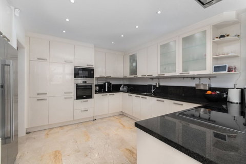 Detached Villa in Mijas, Costa del Sol – 5 beds – 1650000 € - photo 10 of 37