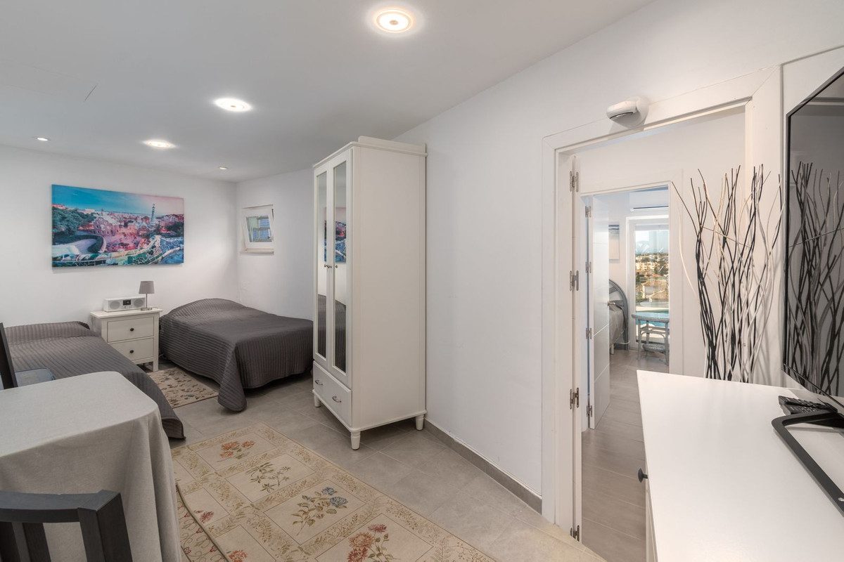 Detached Villa in Mijas, Costa del Sol – 5 beds – 1650000 € - photo 18 of 37