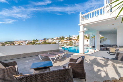 Detached Villa in Mijas, Costa del Sol – 5 beds – 1650000 € - photo 21 of 37