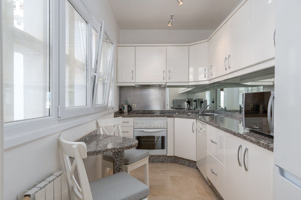 Detached Villa in Mijas, Costa del Sol – 5 beds – 1650000 € - photo 29 of 37