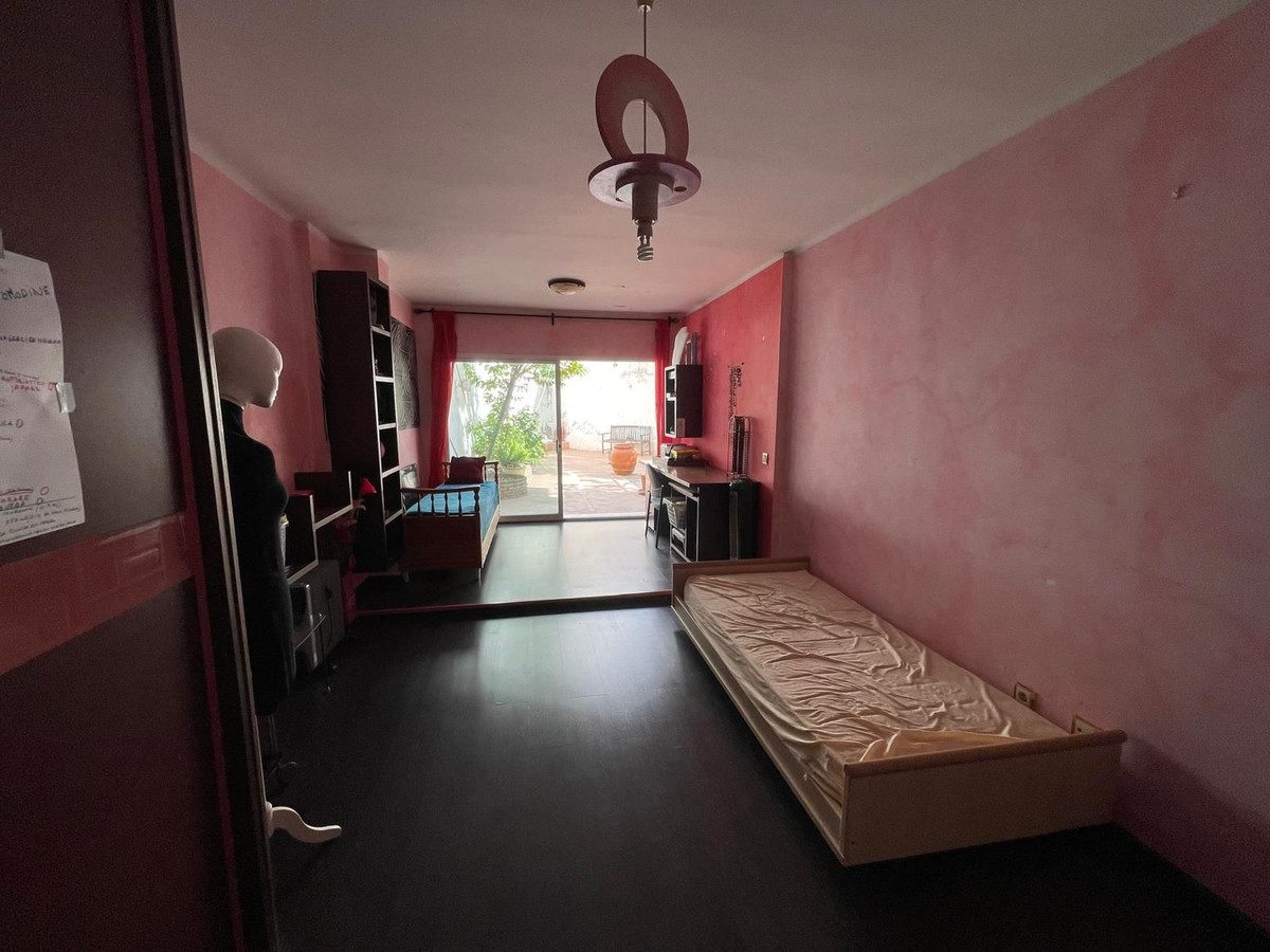 Ground Floor Apartment in Marbella, Costa del Sol – 3 beds – 795000 € - photo 2 of 10