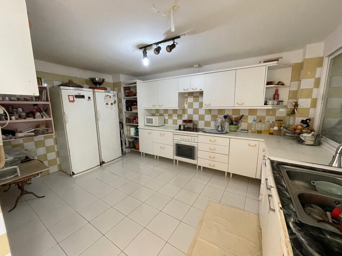Ground Floor Apartment in Marbella, Costa del Sol – 3 beds – 795000 € - photo 3 of 10