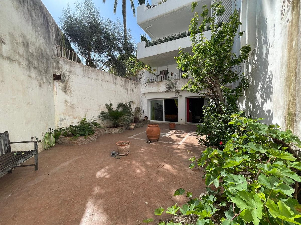 Ground Floor Apartment in Marbella, Costa del Sol – 3 beds – 795000 € - photo 8 of 10