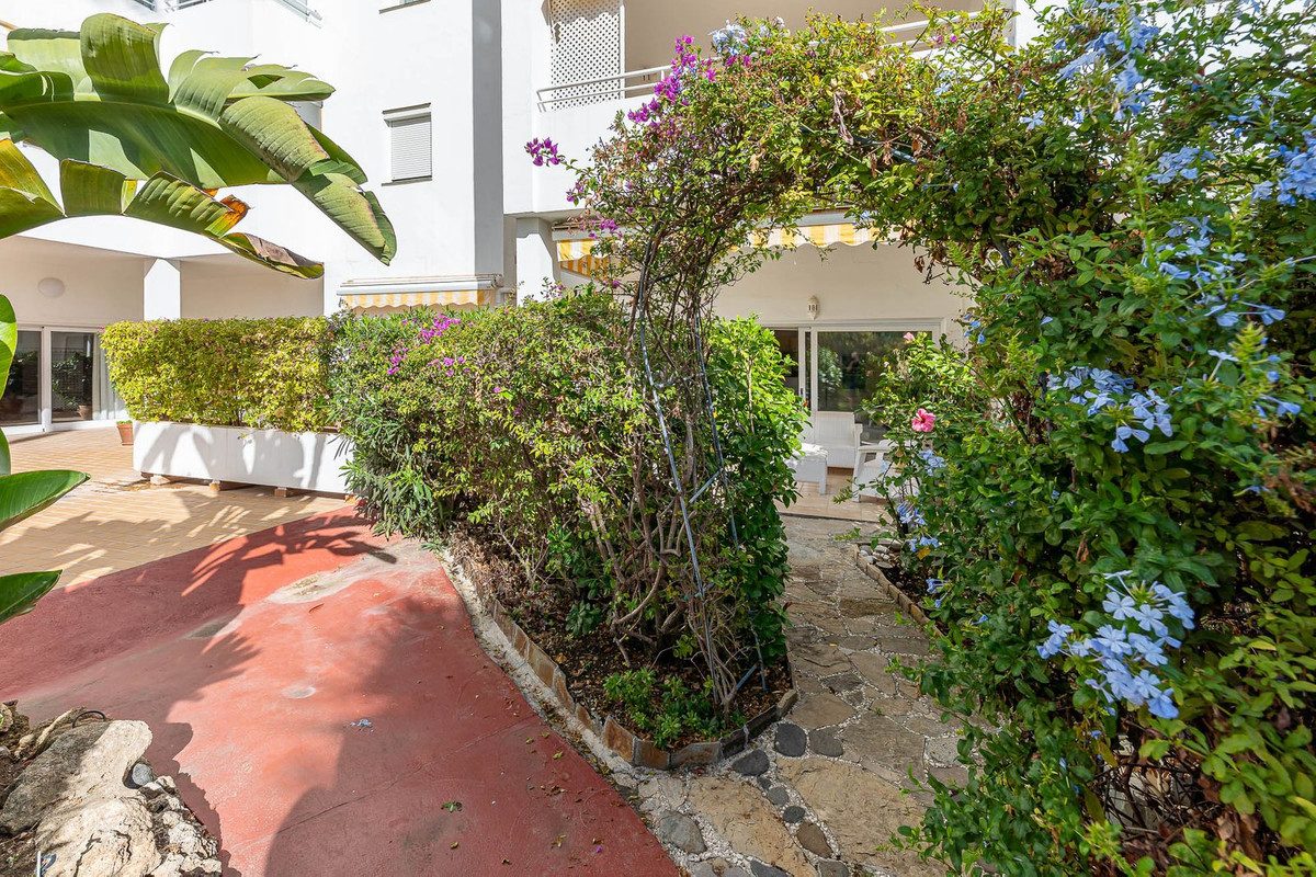 Ground Floor Apartment in Torremolinos, Costa del Sol – 2 beds – 299000 € - photo 3 of 25