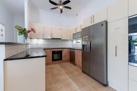 Ground Floor Apartment in Torremolinos, Costa del Sol – 2 beds – 299000 € - photo 4 of 25