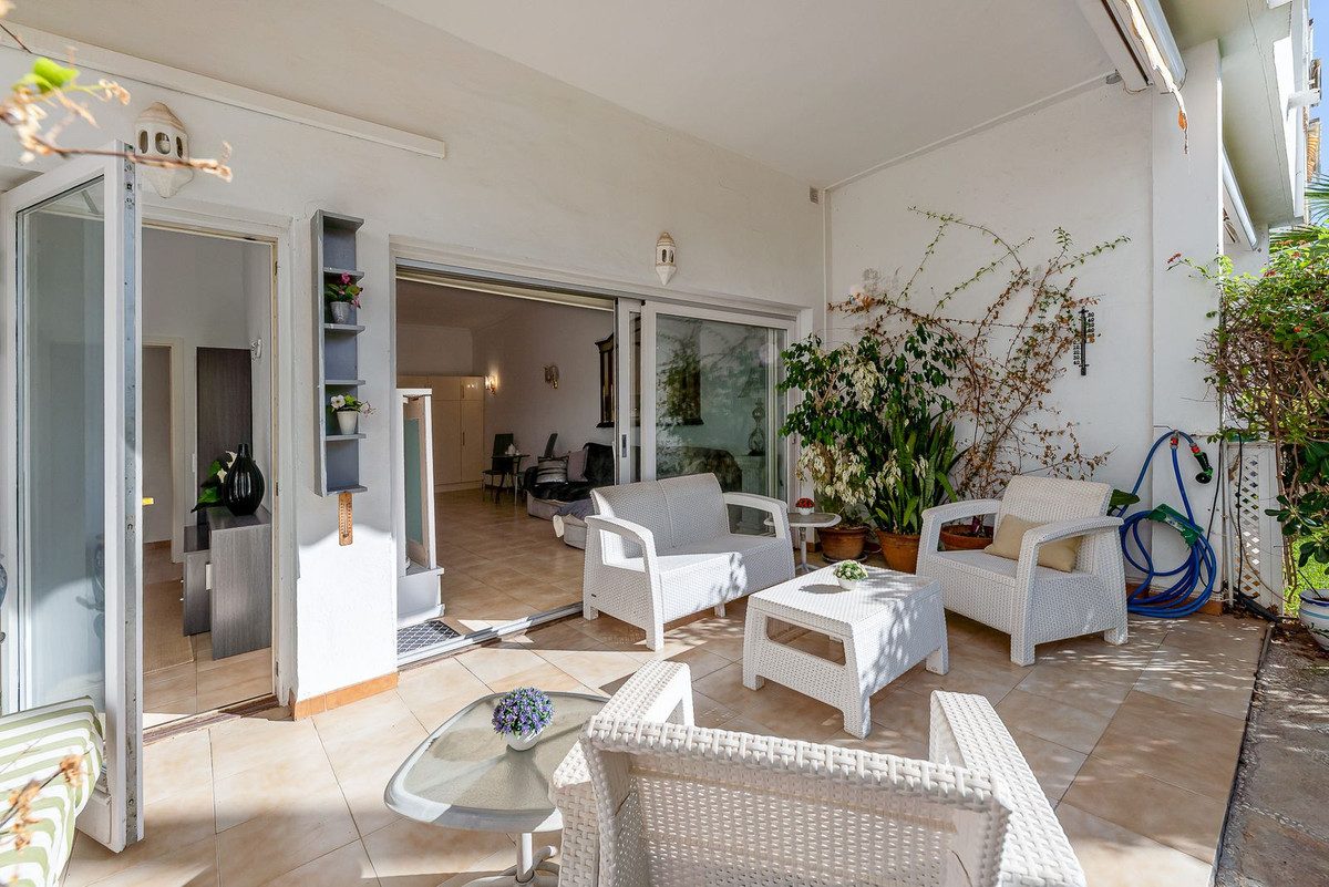 Ground Floor Apartment in Torremolinos, Costa del Sol – 2 beds – 299000 € - photo 8 of 25