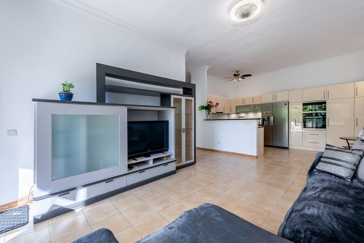 Ground Floor Apartment in Torremolinos, Costa del Sol – 2 beds – 299000 € - photo 9 of 25