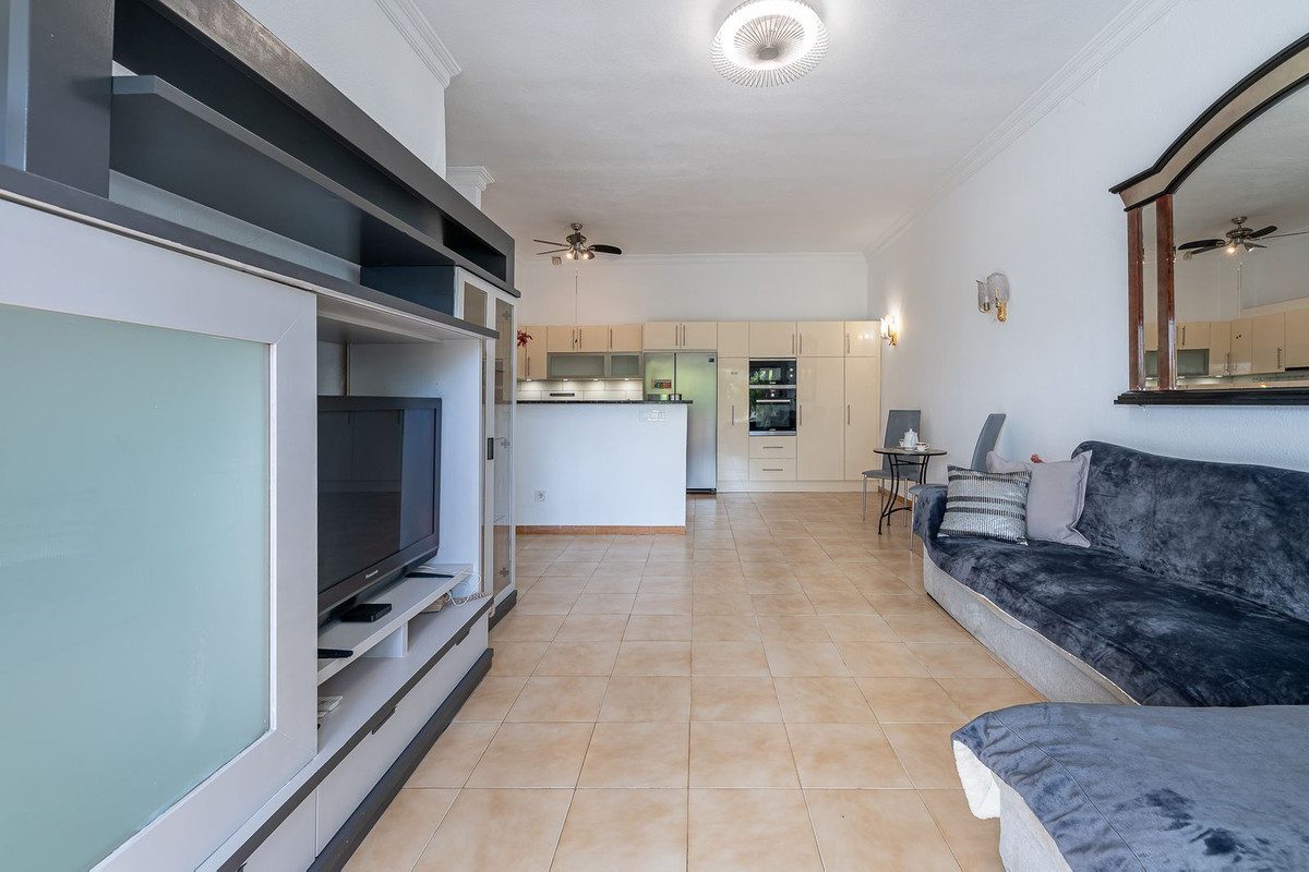Ground Floor Apartment in Torremolinos, Costa del Sol – 2 beds – 299000 € - photo 10 of 25