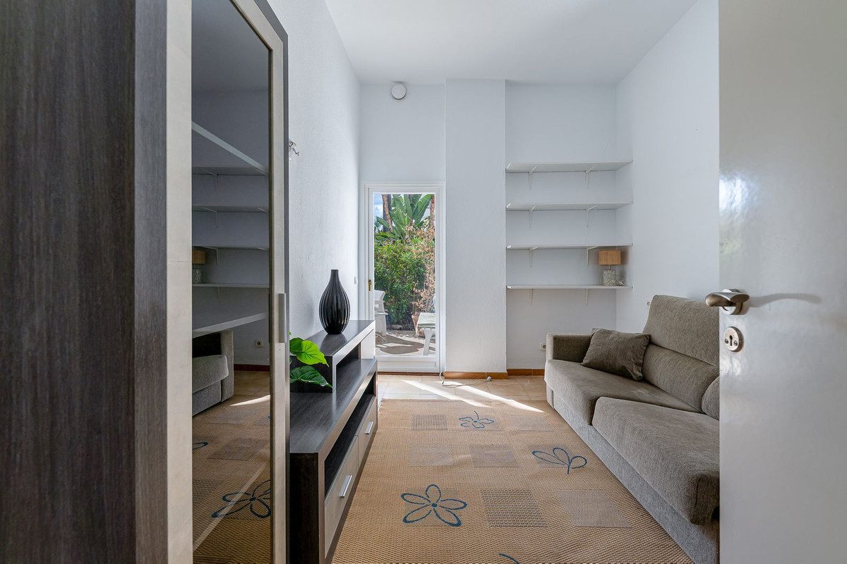Ground Floor Apartment in Torremolinos, Costa del Sol – 2 beds – 299000 € - photo 16 of 25