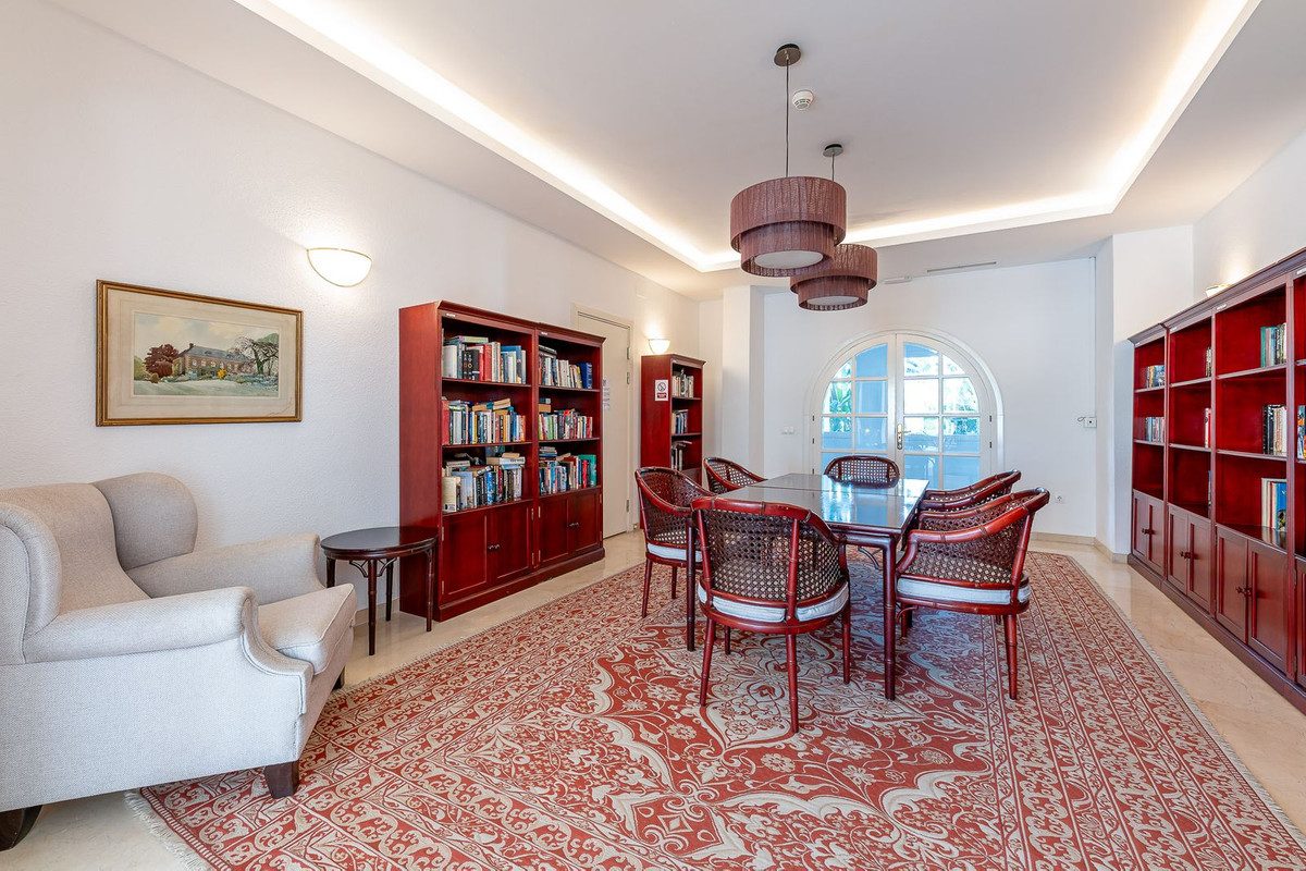Ground Floor Apartment in Torremolinos, Costa del Sol – 2 beds – 299000 € - photo 23 of 25
