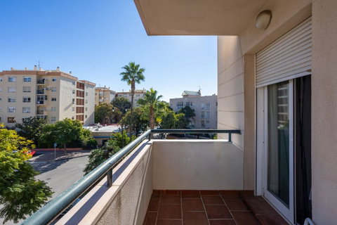 Middle Floor Apartment in Estepona, Costa del Sol – 3 beds – 485000 € - photo 9 of 28