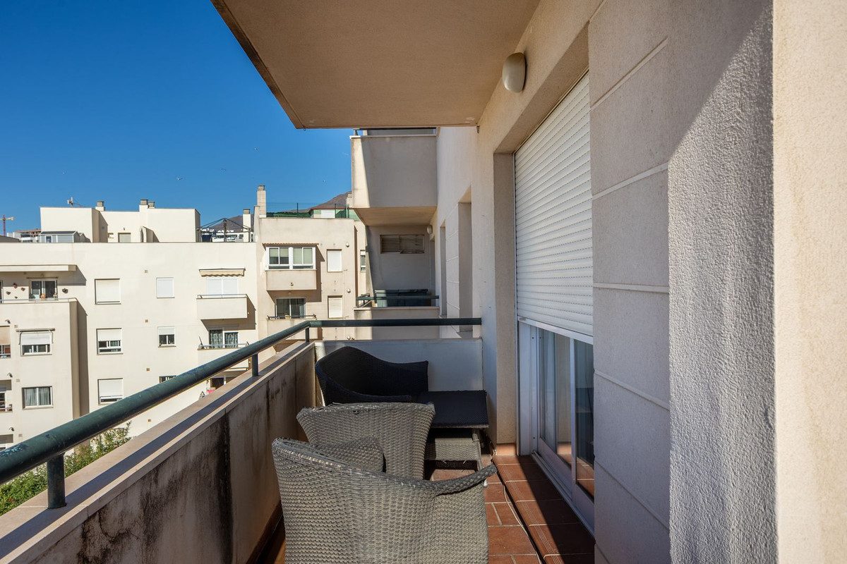 Middle Floor Apartment in Estepona, Costa del Sol – 3 beds – 485000 € - photo 20 of 28