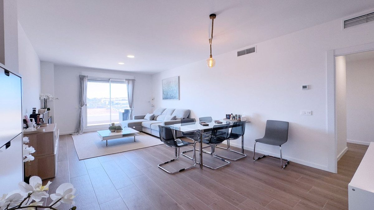 Middle Floor Apartment in Marbella, Costa del Sol – 3 beds – 475000 € - photo 1 of 17